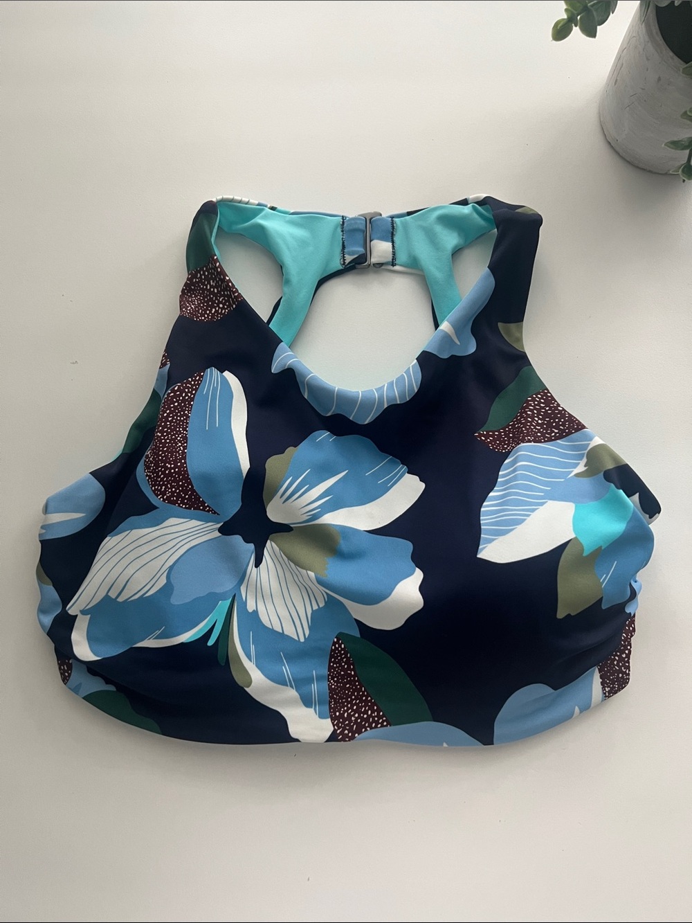 NWOT Athleta Maldives Underwire Bikini Top With Cups in Hero Bloom